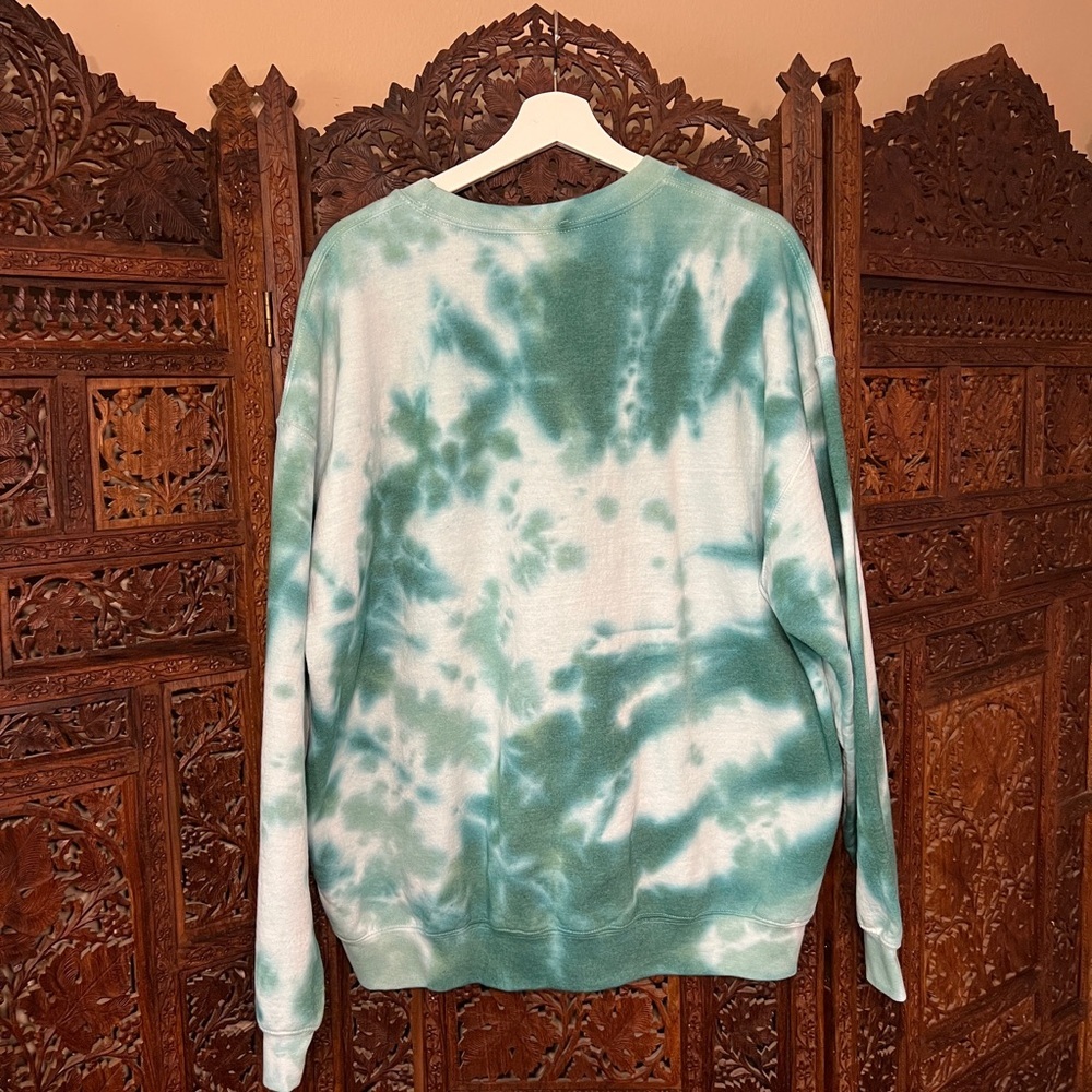 Urban Renewal Green Tie Dye Heart sweatshirt - Picture 3 of 12